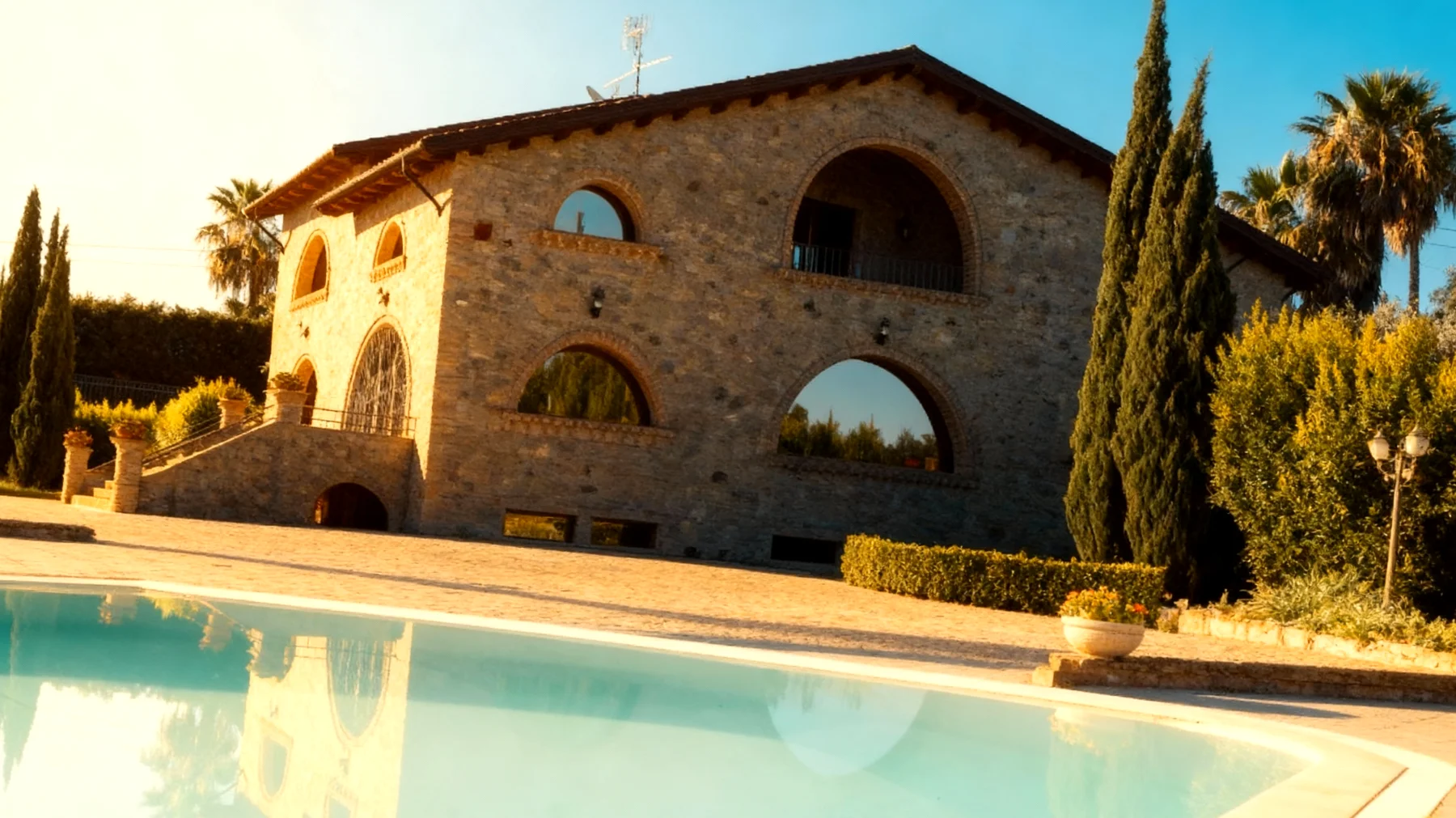 Un posto al sole 2025-12-28T08:40:32.411Z"